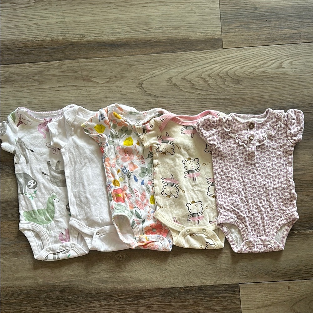 0-3 months Assorted Baby Girl One Pieces Set Clothes bodysuits gerber carters
